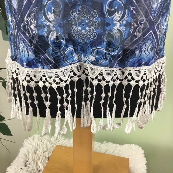 Rue 21 Medium crop with crochet trim - Picture 12 of 15